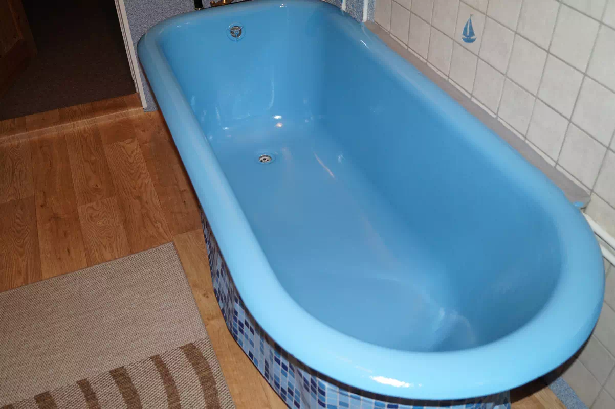 Badewanne nach dem Streichen