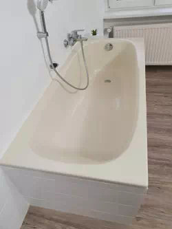 Badewanne nach dem Streichen