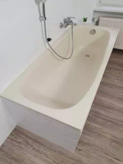 Badewanne nach dem Streichen