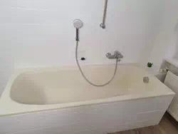 Badewanne nach dem Streichen